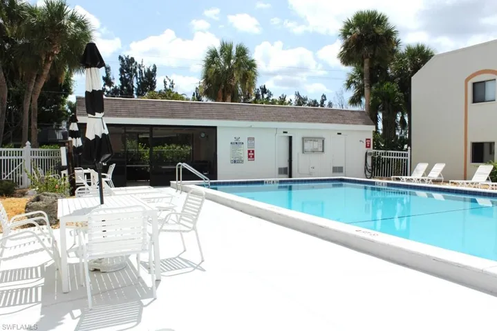 16361 Dublin Cir 203, Fort Myers, Florida 33908