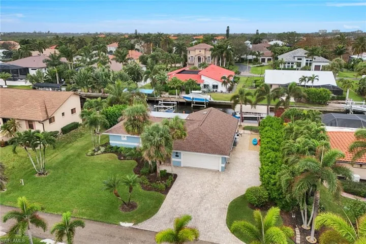 Located in the Heart of Bonita Springs and JUST MINUTES to Downtown Bonita Springs AND the Gulf of Mexico!