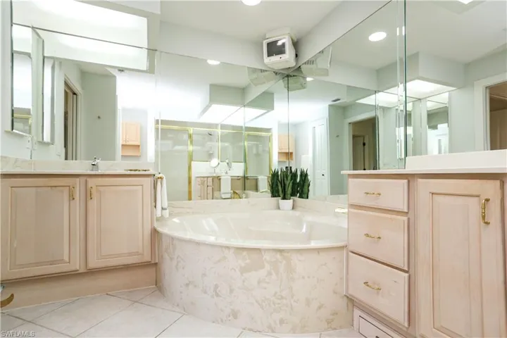 5765 Grande Reserve Way 7-702, Naples, Florida 34110