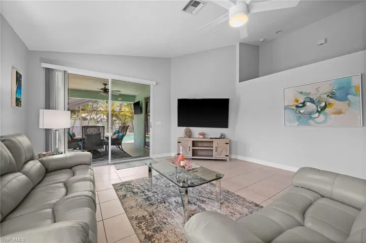743 98th Ave N, Naples, Florida 34108