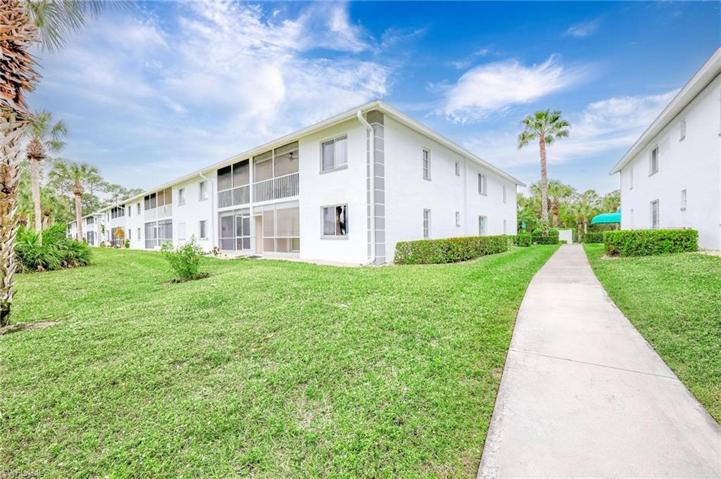 164  Belina  DR, NAPLES, FL 34104