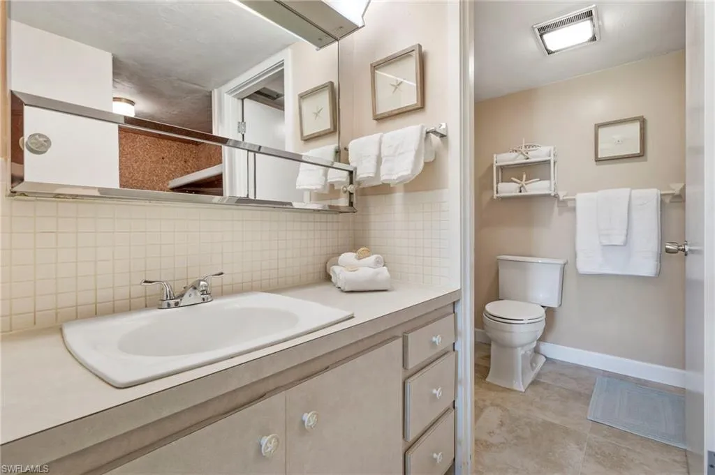2244 Winkler AVE, Fort Myers, FL 33901,224089804