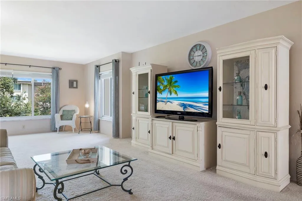 2244 Winkler AVE, Fort Myers, FL 33901,224089804