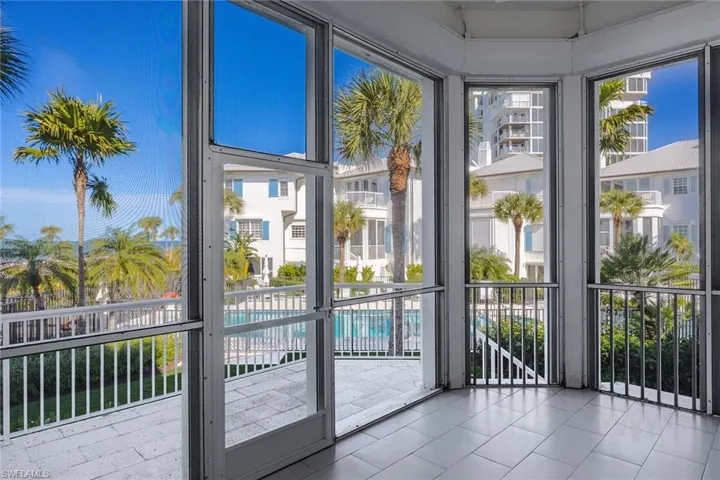 70  Seagate  DR, Naples, FL 34103