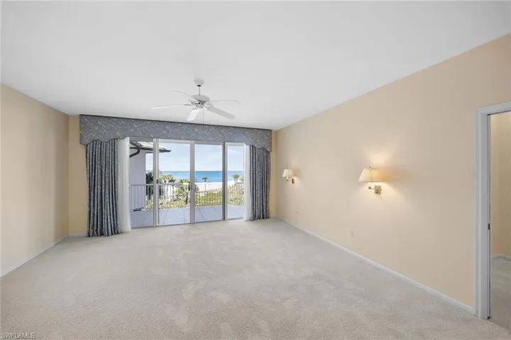 70  Seagate  DR, Naples, FL 34103
