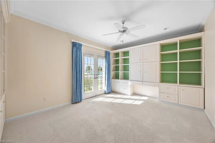 70  Seagate  DR, Naples, FL 34103