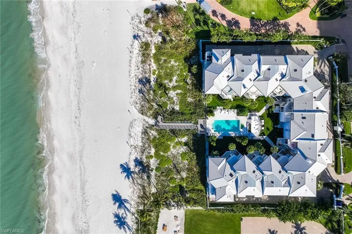 70  Seagate  DR, Naples, FL 34103