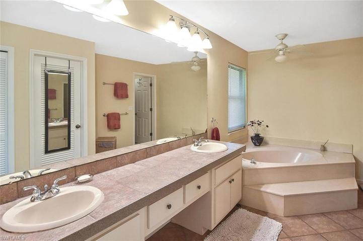 Dual sinks in master bath