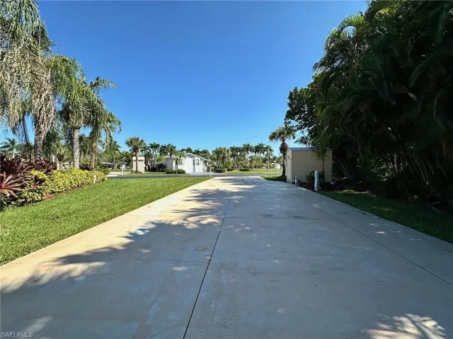 1313 Nickel Lake Pt, Naples, Florida 34114