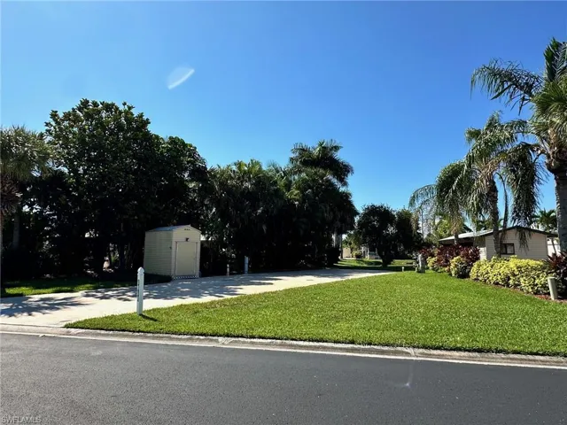 1313 Nickel Lake Pt, Naples, Florida 34114