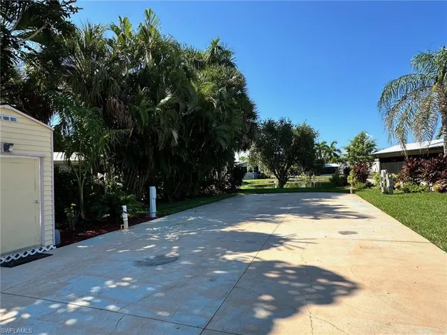 1313 Nickel Lake Pt, Naples, Florida 34114