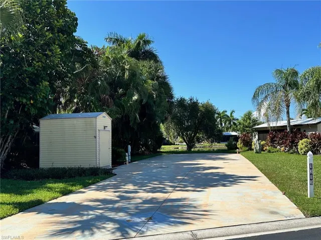 1313 Nickel Lake Pt, Naples, Florida 34114
