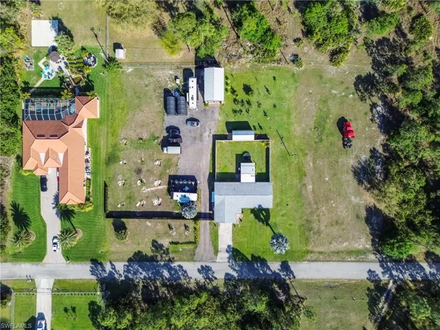 Birds eye view of property