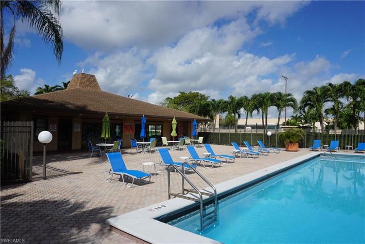 10525 SW 112  AVE, Miami, FL 33176