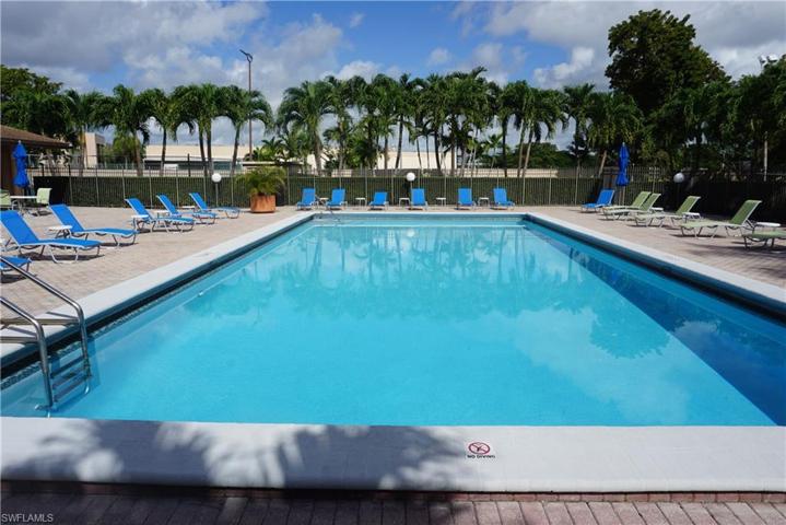 10525 SW 112  AVE, Miami, FL 33176