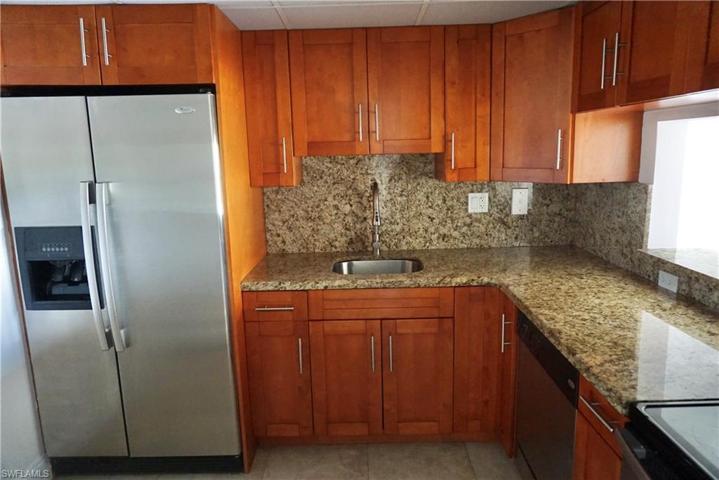 10525 SW 112  AVE, Miami, FL 33176