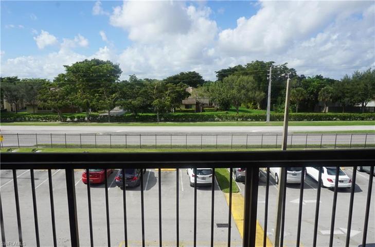 10525 SW 112  AVE, Miami, FL 33176
