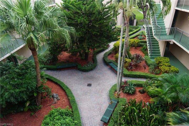 10525 SW 112  AVE, Miami, FL 33176