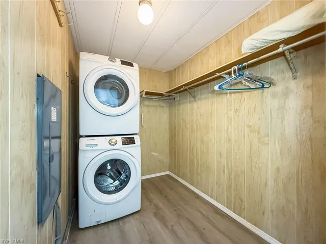 Samsung Washer/Dryer in Walk in Closet