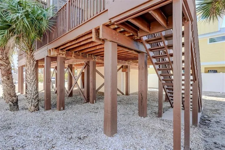 9 foot pilings