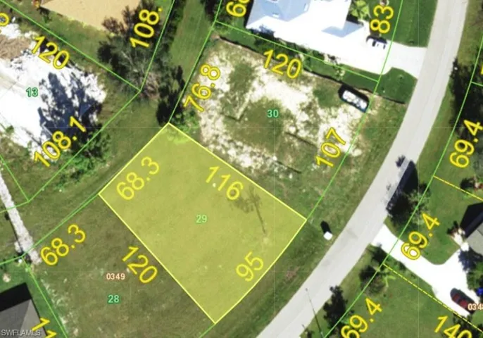 Aerial view with dimensions