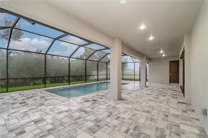 Gorgeous pool.