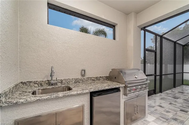 Nice outdoor kitchen.