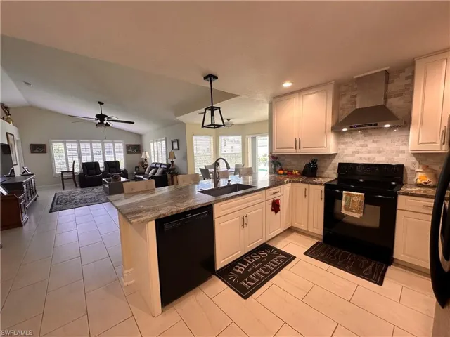 2916 Van Buren Pkwy, Cape Coral, Florida 33993