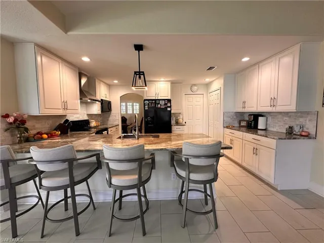 2916 Van Buren Pkwy, Cape Coral, Florida 33993