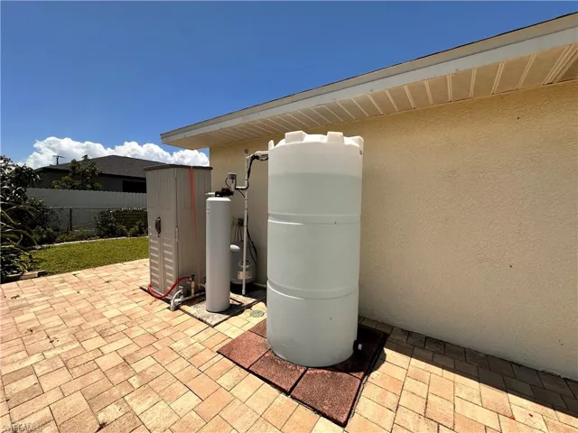 2916 Van Buren Pkwy, Cape Coral, Florida 33993