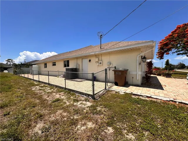 2916 Van Buren Pkwy, Cape Coral, Florida 33993