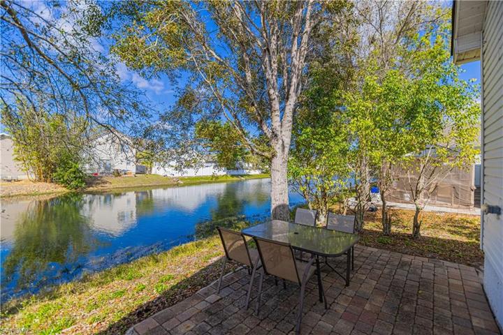 470  Leawood  CIR, Naples, FL 34104