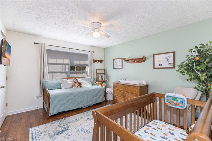 470  Leawood  CIR, Naples, FL 34104