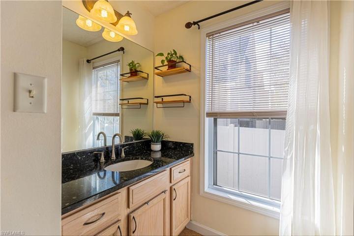 470  Leawood  CIR, Naples, FL 34104
