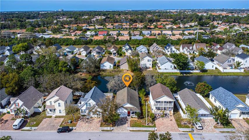 470  Leawood  CIR, Naples, FL 34104