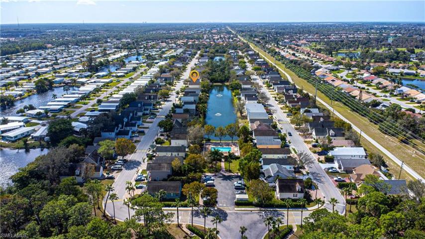 470  Leawood  CIR, Naples, FL 34104