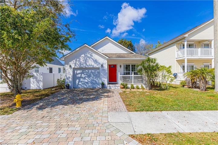 470  Leawood  CIR, Naples, FL 34104
