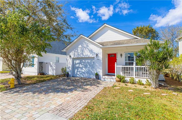 470  Leawood  CIR, Naples, FL 34104