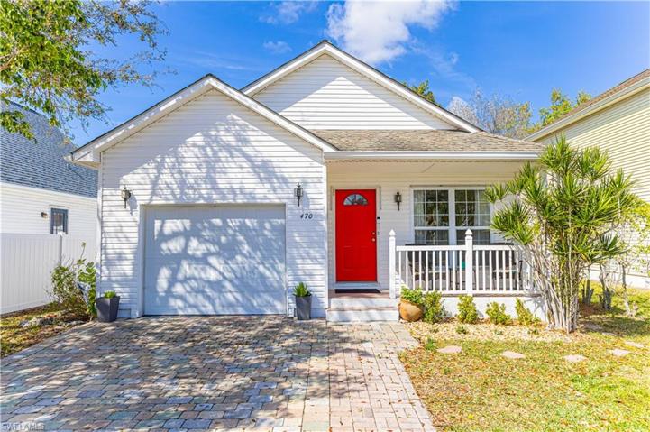 470  Leawood  CIR, Naples, FL 34104