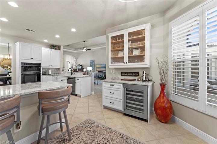 Breakfast nook looking to kitchen