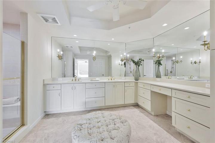 Updated master bath with quartz countertops & custom cabinetry