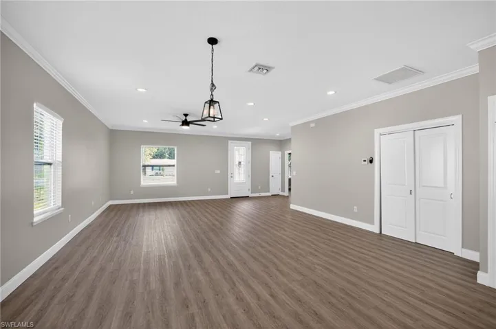 7977 49th Ave N, St. Petersburg, Florida 33709