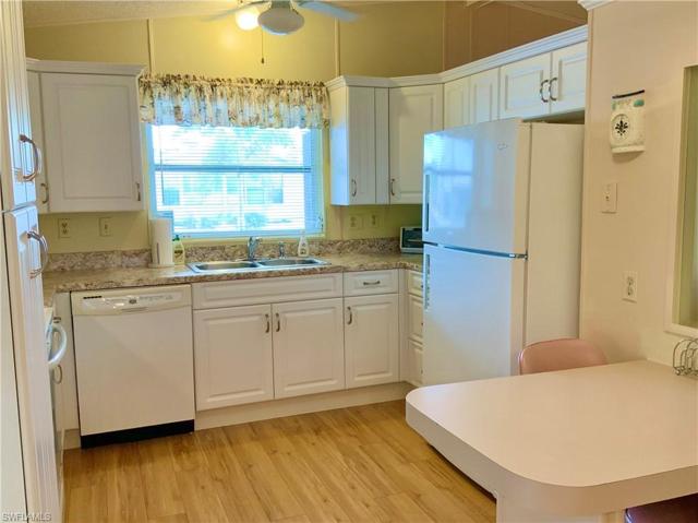 Open Kitchen w/Front View