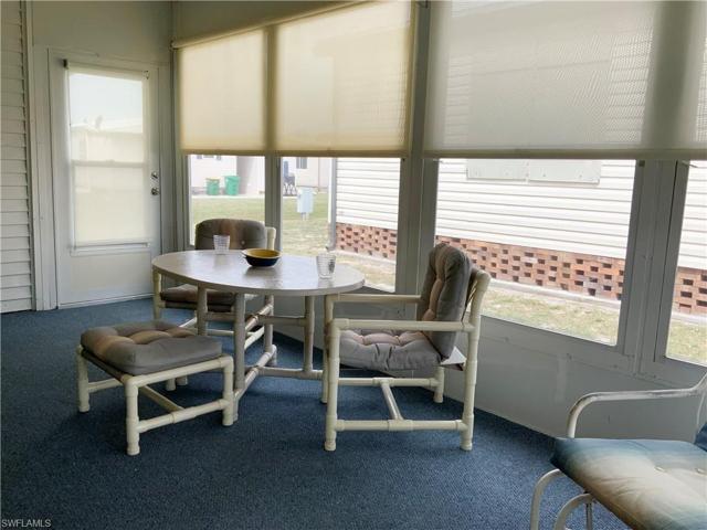 Entertaining Space Side Lanai