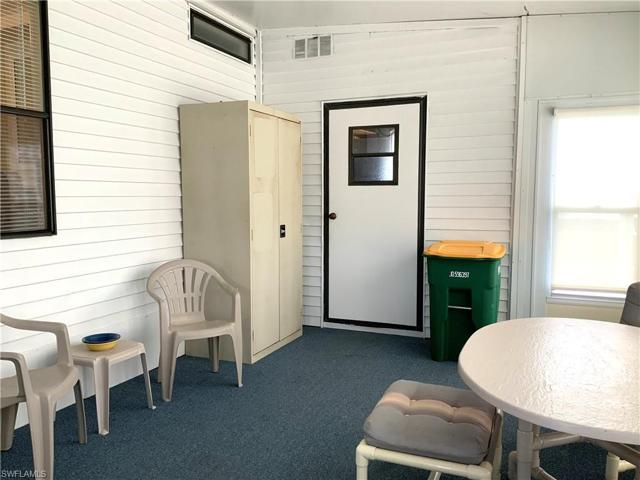 Side Florida room to Shed