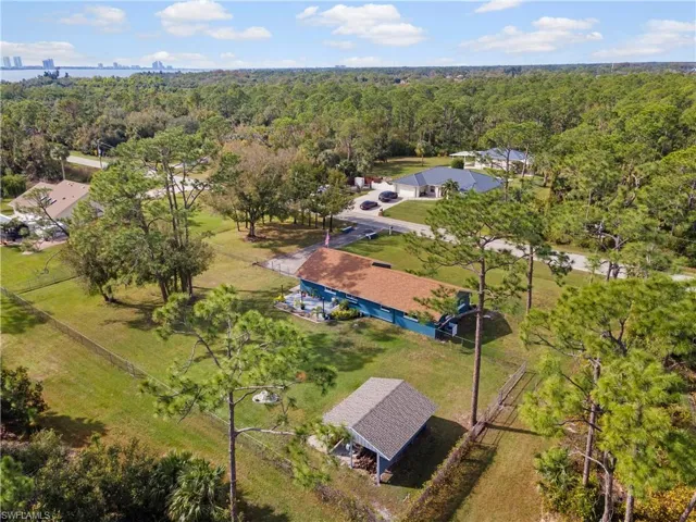 Birds eye view of property