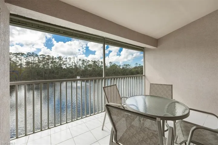 1032  Manor Lake  DR, Naples, FL 34110