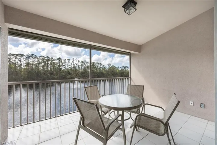 1032  Manor Lake  DR, Naples, FL 34110