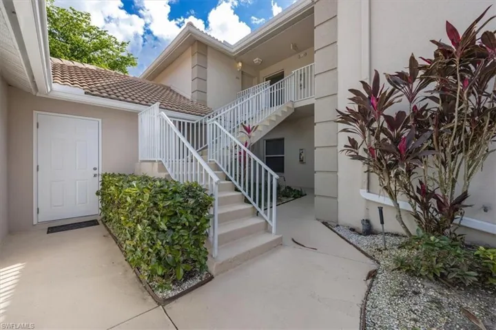 1032  Manor Lake  DR, Naples, FL 34110