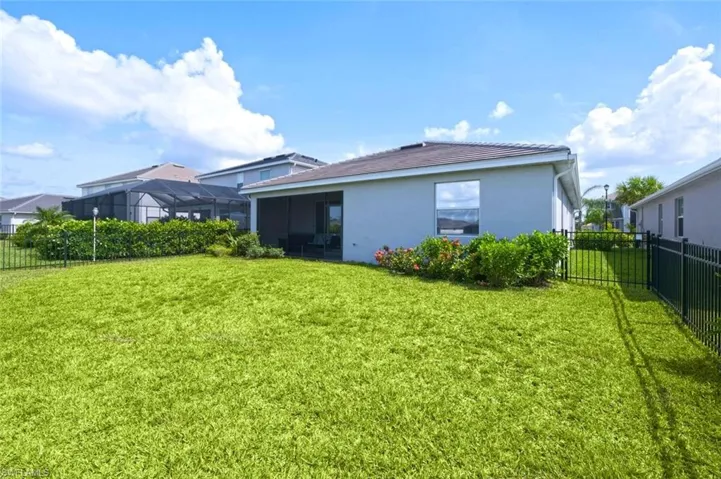 2294 Avocado Ln, Naples, Florida 34120